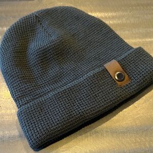 Textured Knit Beanie with Brown Fabric Snap Accent - Charcoal